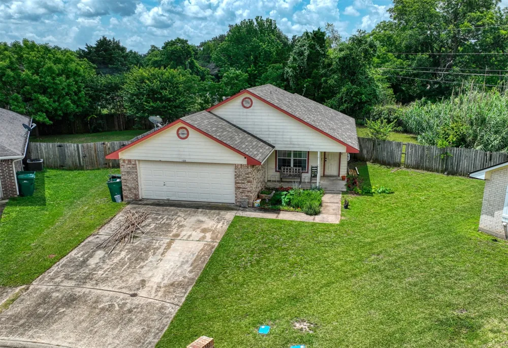 108 Wolf Lane Lacy Lakeview, TX 76705