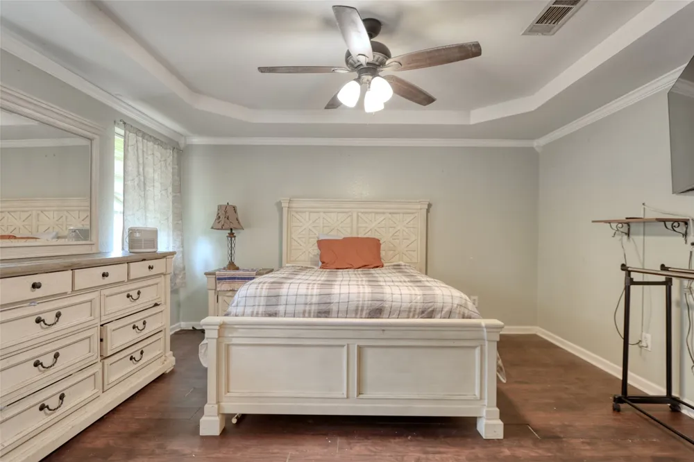 108 Wolf Lane Lacy Lakeview, TX 76705