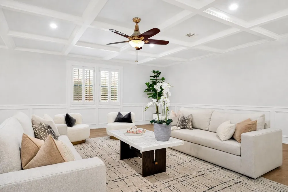 317 Avenue Of Oaks Street Houston, TX 77009