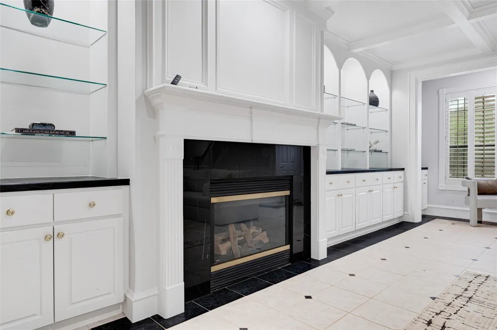 317 Avenue Of Oaks Street Houston, TX 77009