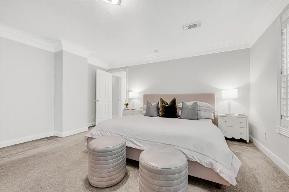 317 Avenue Of Oaks Street Houston, TX 77009