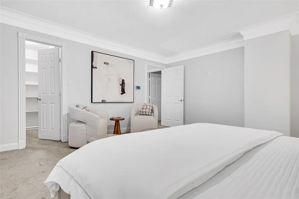 317 Avenue Of Oaks Street Houston, TX 77009