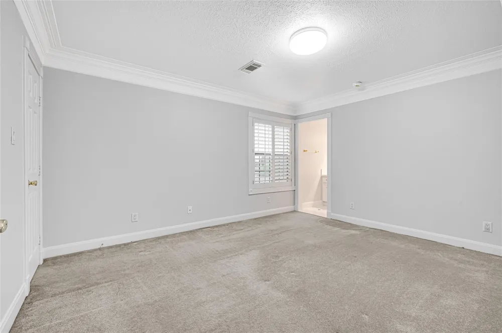 317 Avenue Of Oaks Street Houston, TX 77009