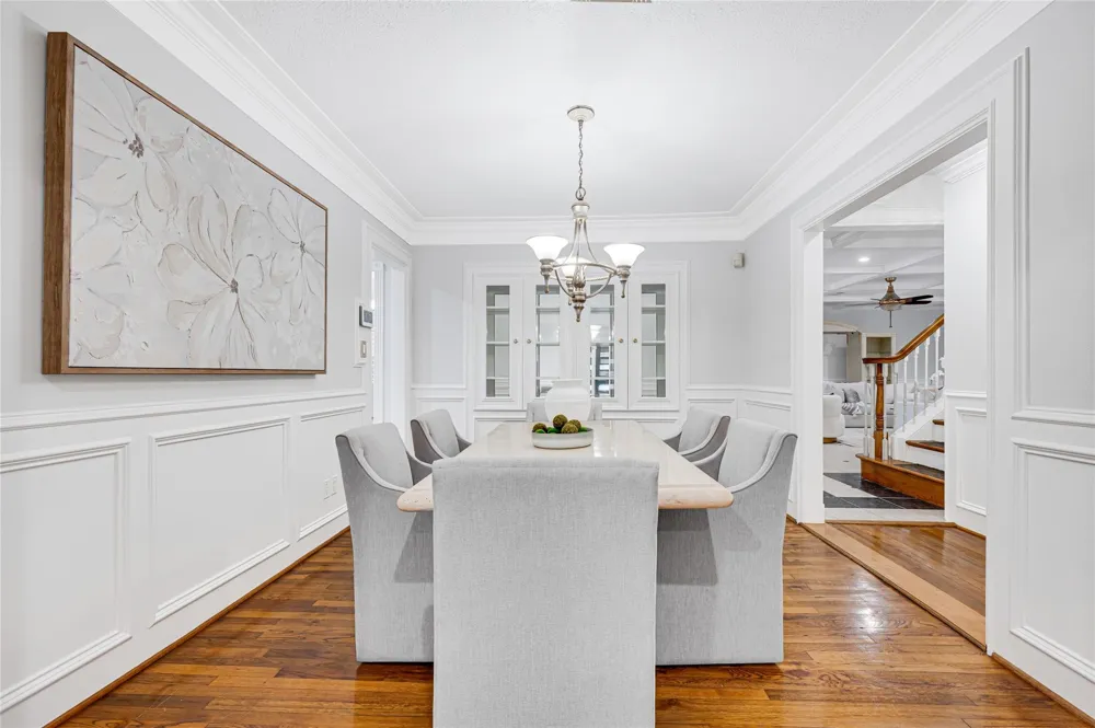 317 Avenue Of Oaks Street Houston, TX 77009