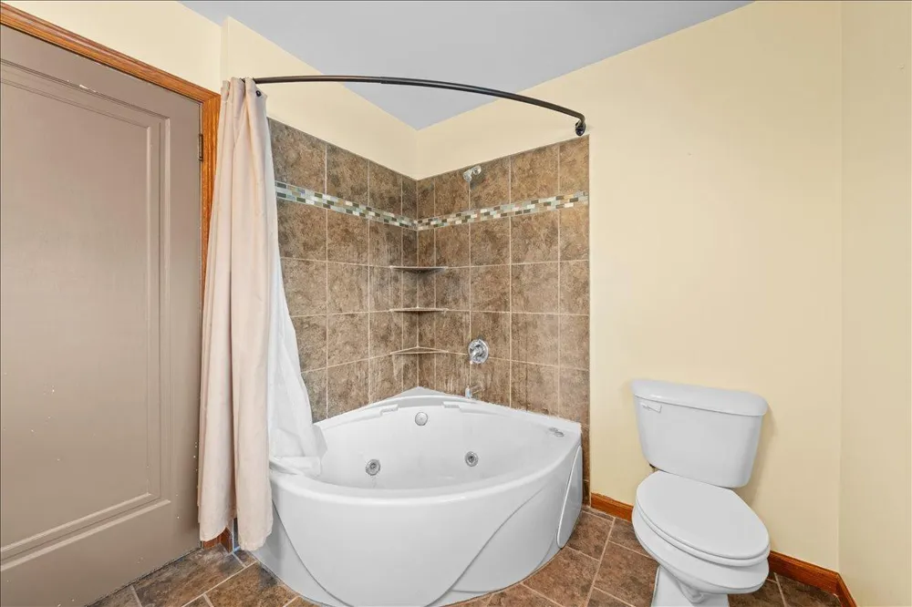 398 E Wall Street Ellsworth, WI 54011