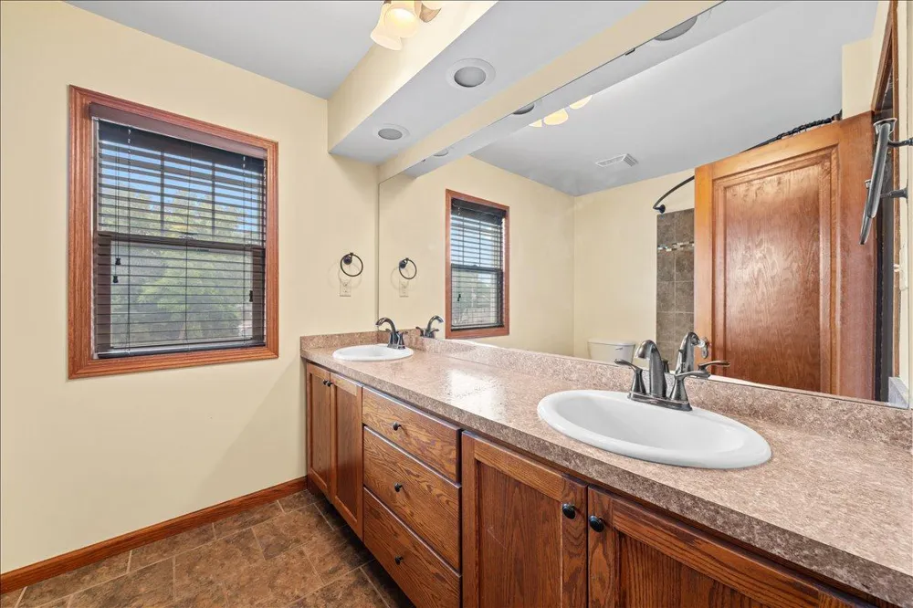 398 E Wall Street Ellsworth, WI 54011