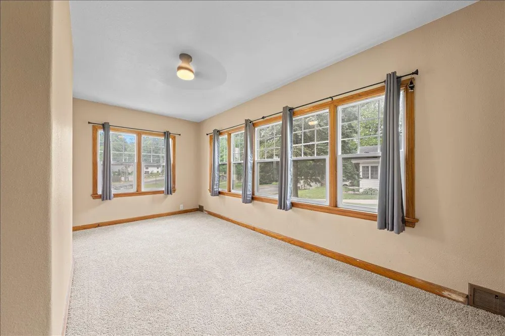 398 E Wall Street Ellsworth, WI 54011