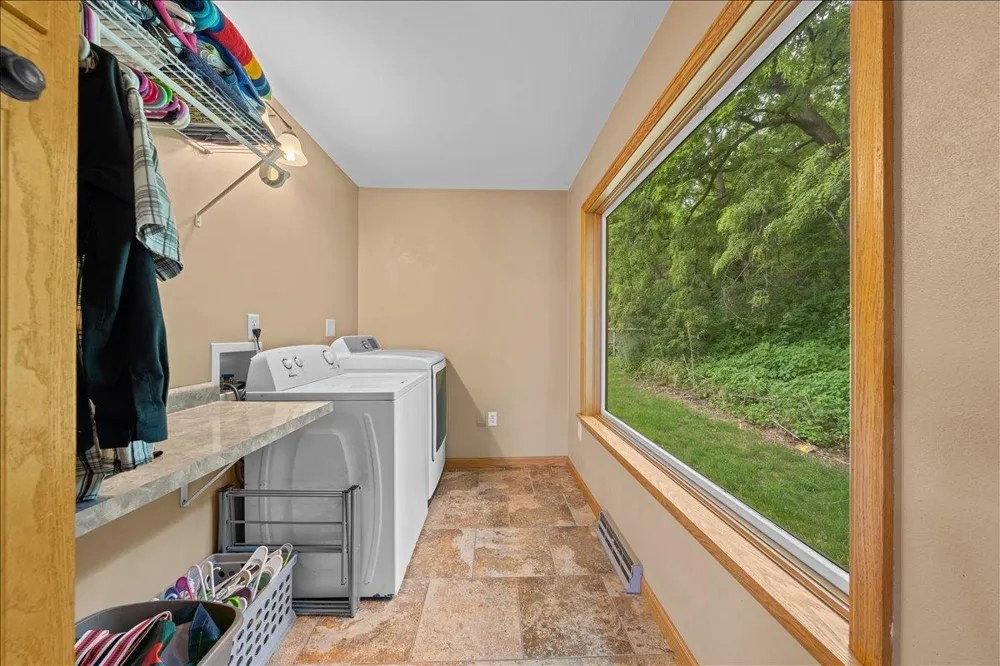 398 E Wall Street Ellsworth, WI 54011