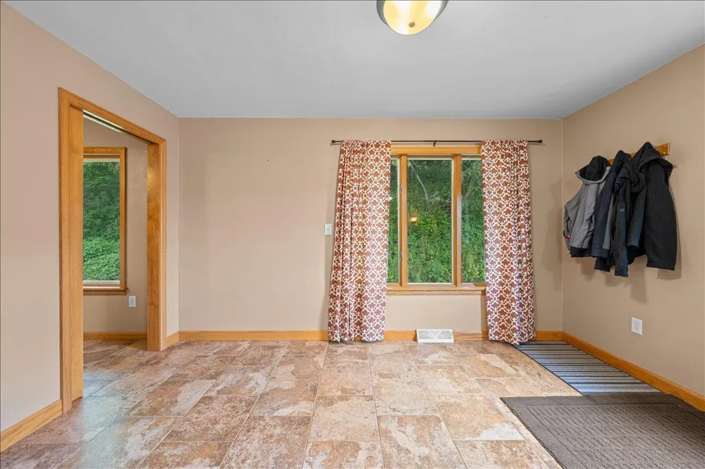 398 E Wall Street Ellsworth, WI 54011