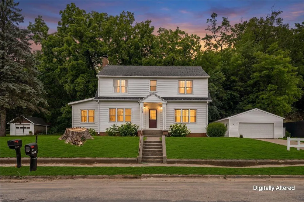 398 E Wall Street Ellsworth, WI 54011