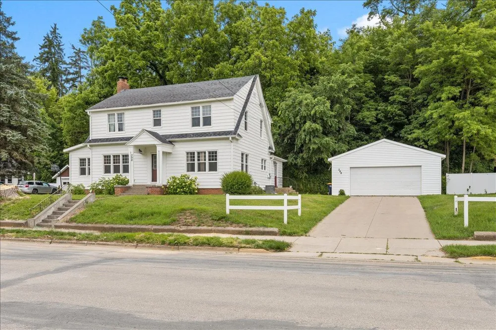 398 E Wall Street Ellsworth, WI 54011