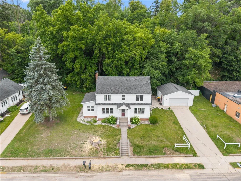 398 E Wall Street Ellsworth, WI 54011