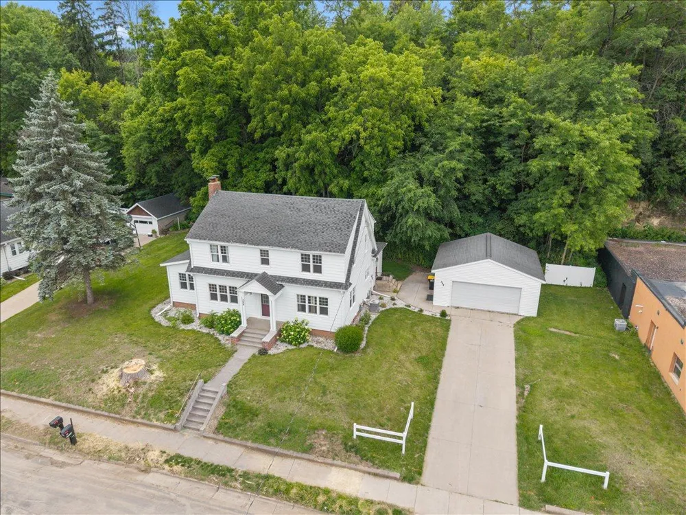 398 E Wall Street Ellsworth, WI 54011