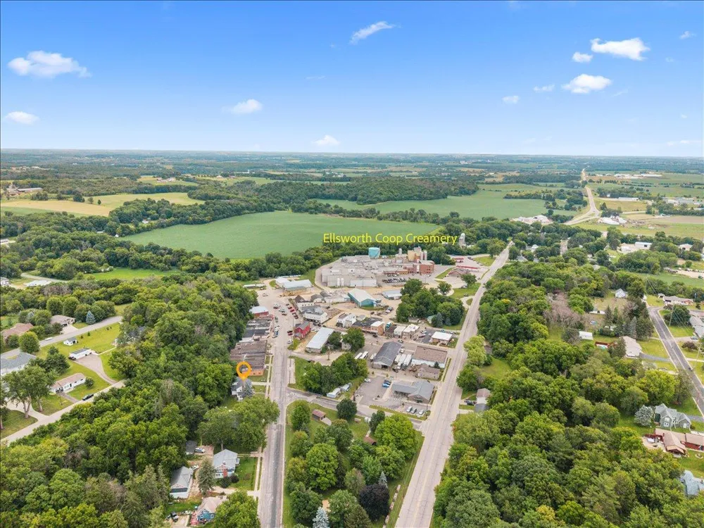 398 E Wall Street Ellsworth, WI 54011