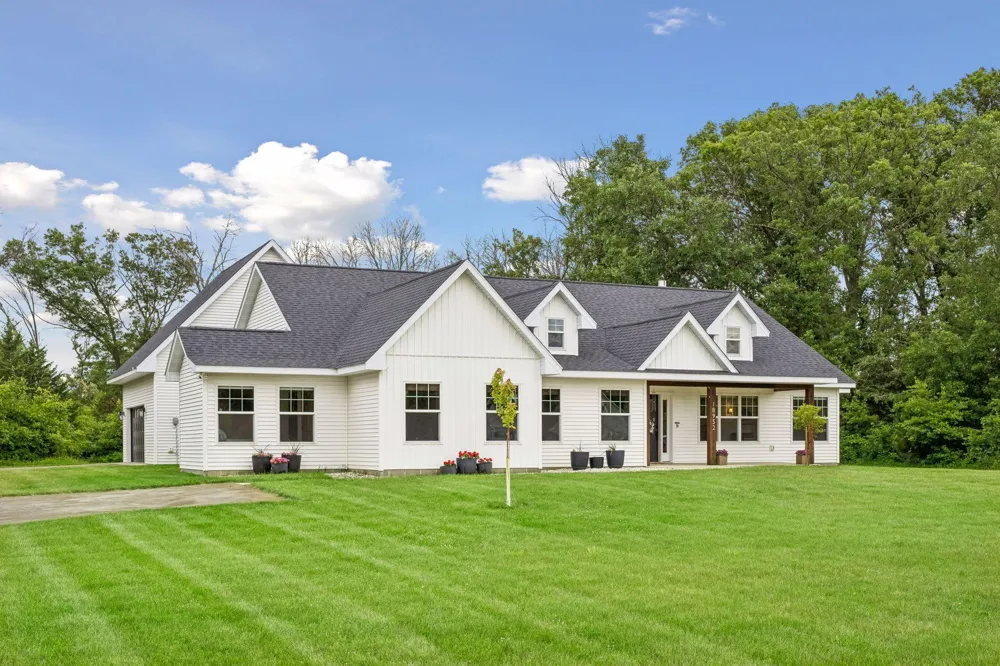 18952 247th Avenue NW Big Lake, MN 55309