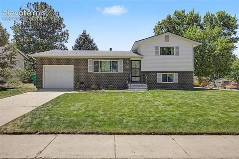 712 Lansing Drive