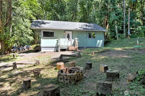 2461 W Deegan Road W