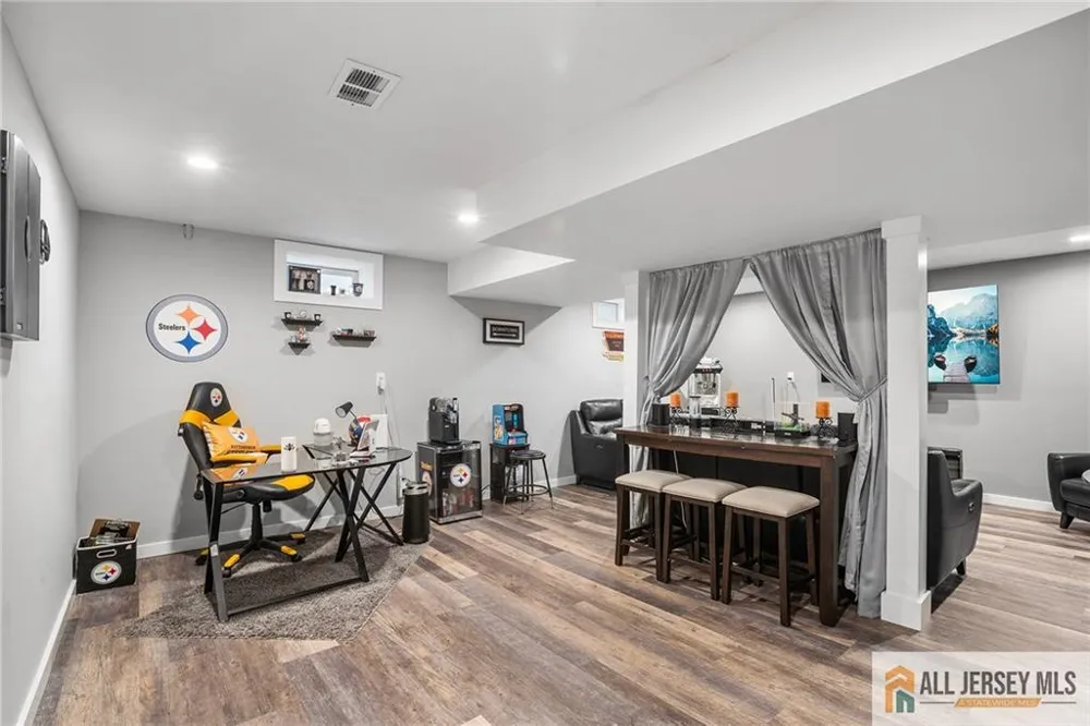 32 E Summit Avenue Sewaren, NJ 07077
