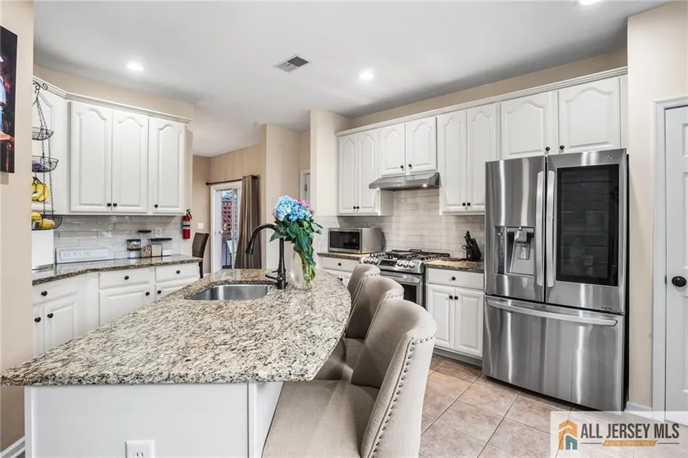 32 E Summit Avenue Sewaren, NJ 07077