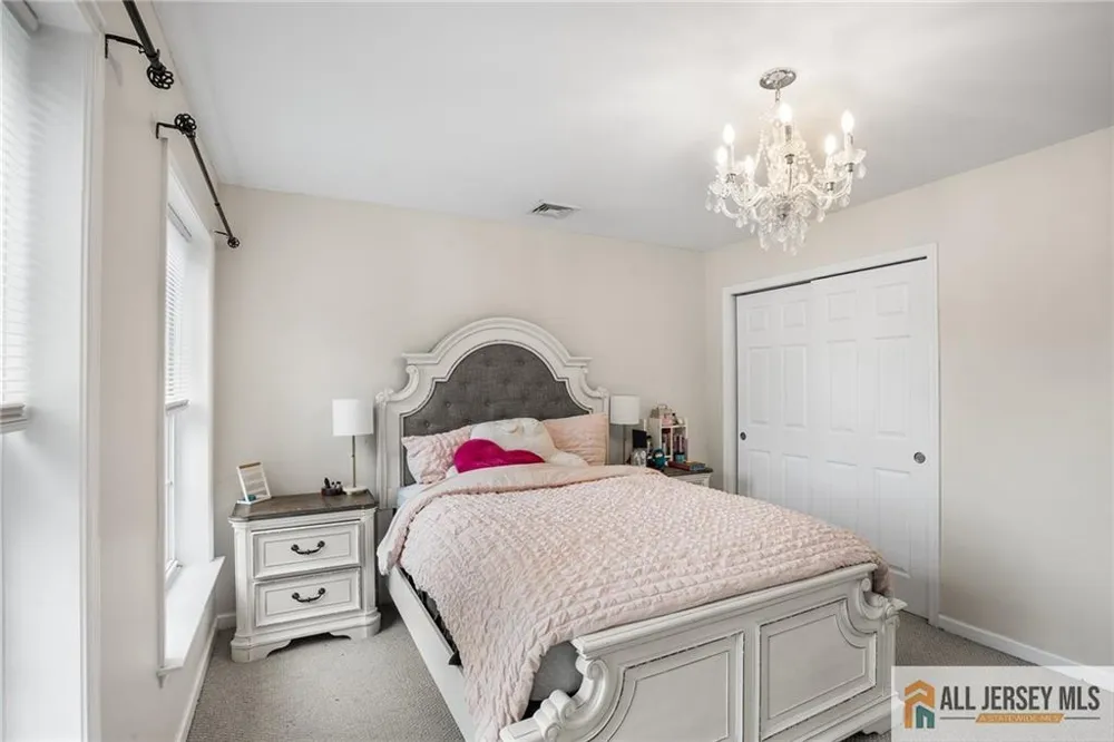 32 E Summit Avenue Sewaren, NJ 07077