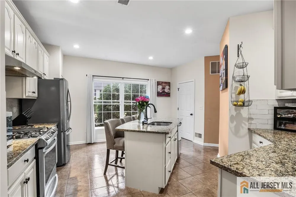 32 E Summit Avenue Sewaren, NJ 07077