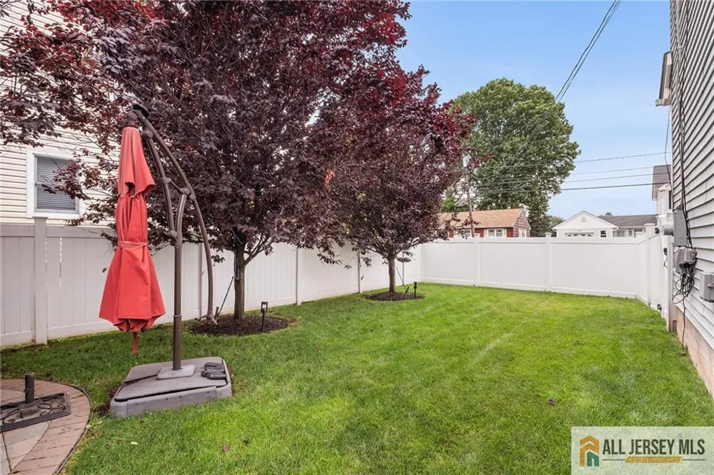 32 E Summit Avenue Sewaren, NJ 07077