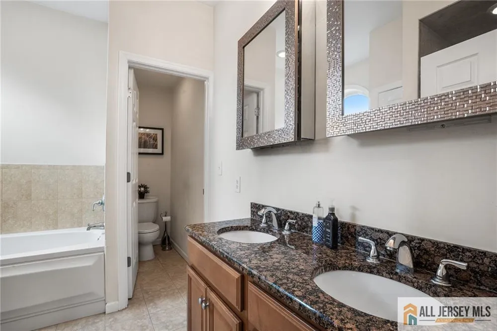 32 E Summit Avenue Sewaren, NJ 07077