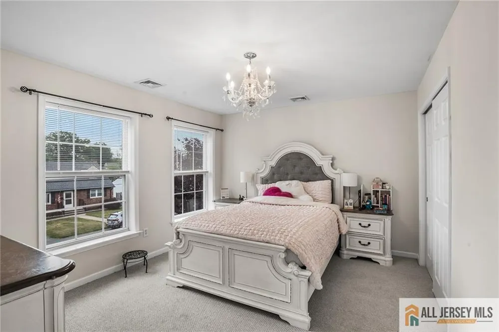 32 E Summit Avenue Sewaren, NJ 07077