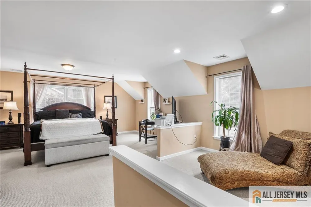 32 E Summit Avenue Sewaren, NJ 07077