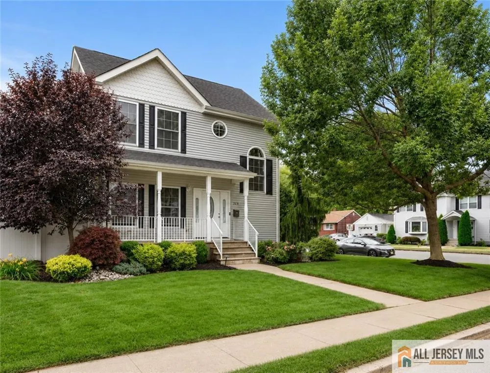 32 E Summit Avenue Sewaren, NJ 07077