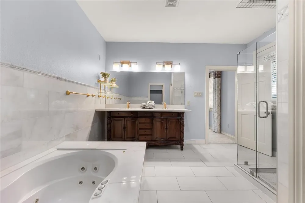 8248 Meadowbrook Drive Fort Worth, TX 76120