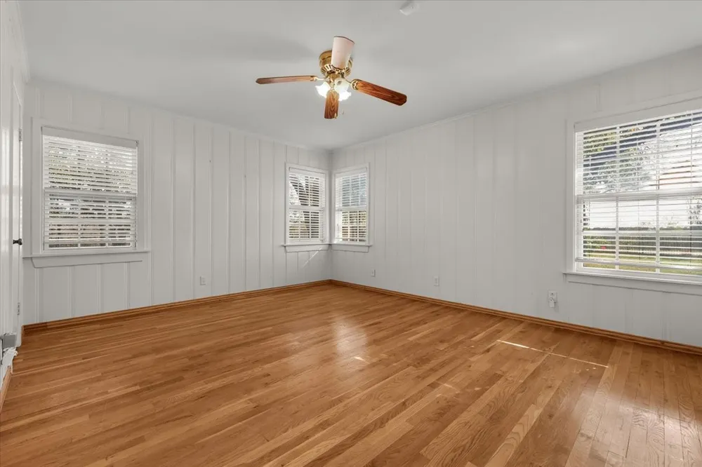 8248 Meadowbrook Drive Fort Worth, TX 76120