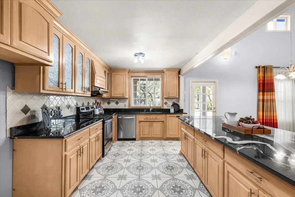 8248 Meadowbrook Drive Fort Worth, TX 76120