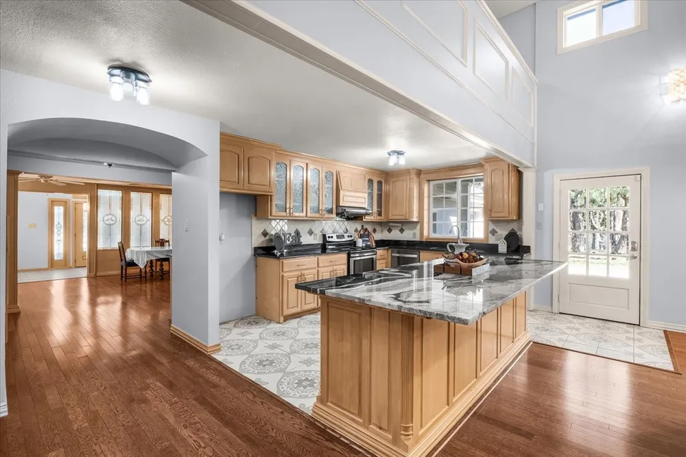 8248 Meadowbrook Drive Fort Worth, TX 76120