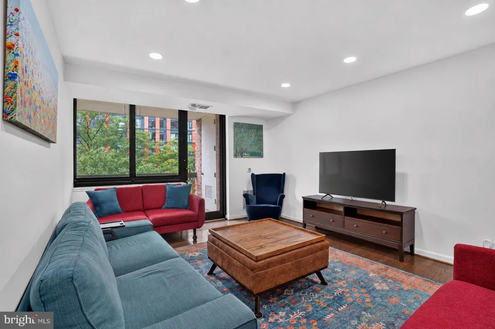 1805 CRYSTAL DRIVE #503S Arlington, VA 22202