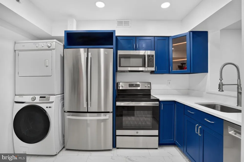 1805 CRYSTAL DRIVE #503S Arlington, VA 22202