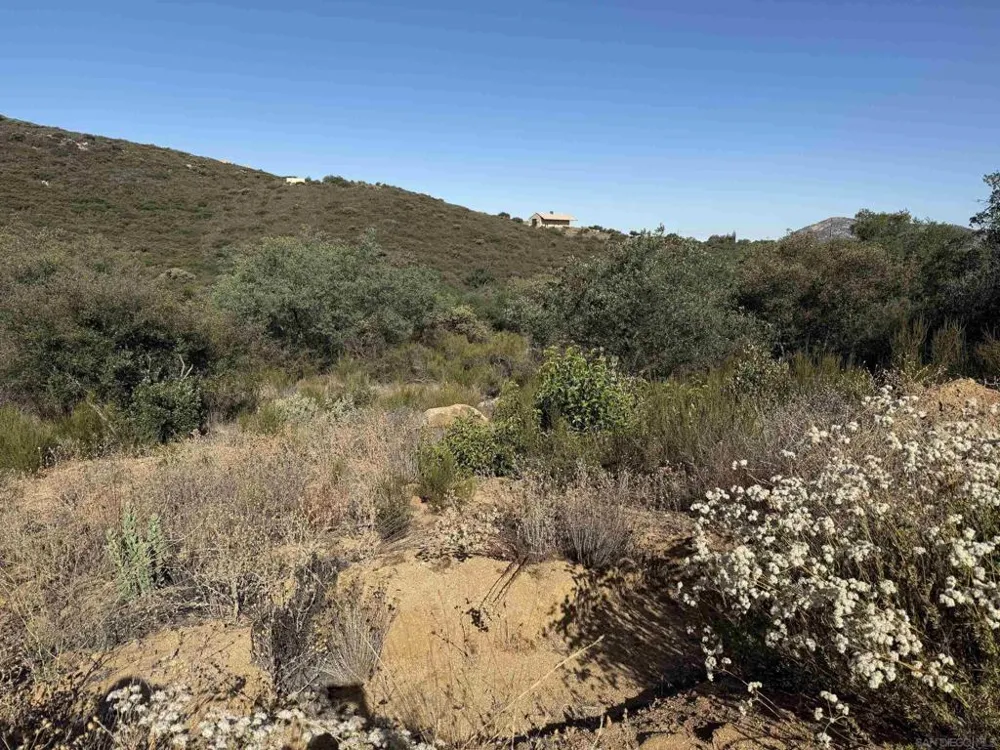22815 Illahee Dr. Alpine, CA 91901