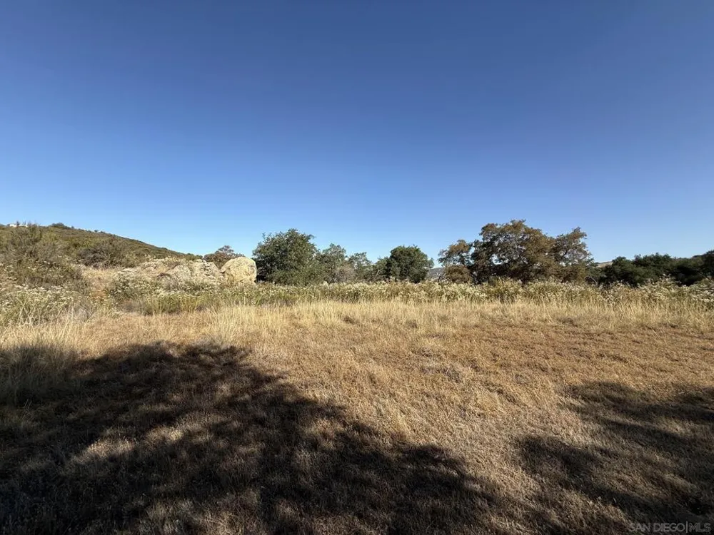 22815 Illahee Dr. Alpine, CA 91901