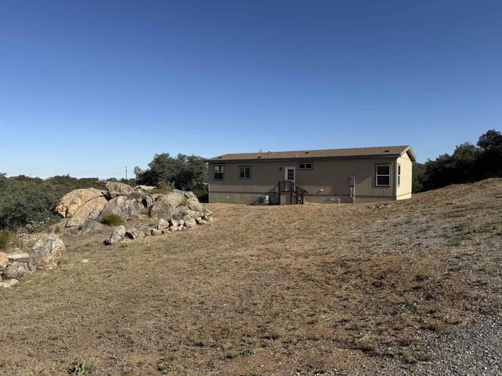 22815 Illahee Dr. Alpine, CA 91901