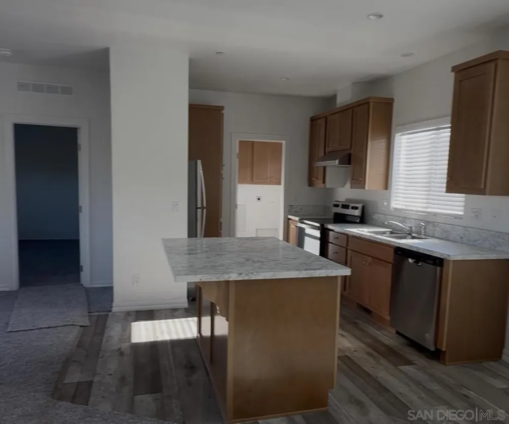 22815 Illahee Dr. Alpine, CA 91901