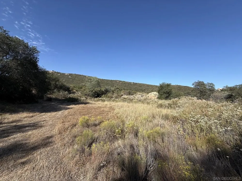 22815 Illahee Dr. Alpine, CA 91901