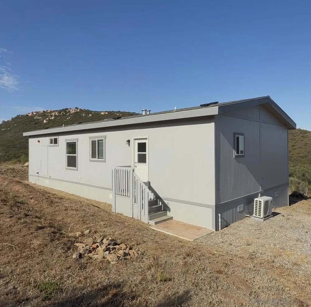 22815 Illahee Dr. Alpine, CA 91901