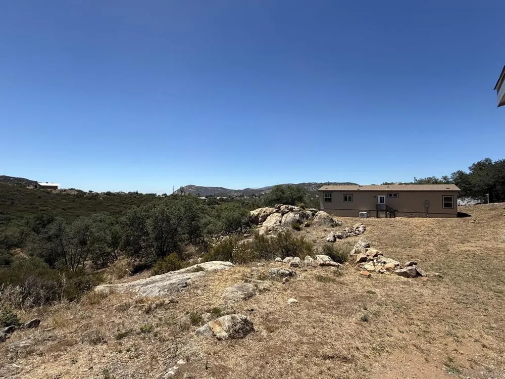 22815 Illahee Dr. Alpine, CA 91901