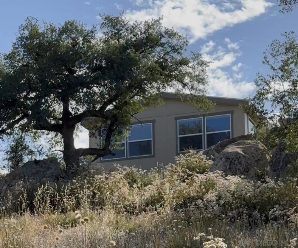 22815 Illahee Dr. Alpine, CA 91901