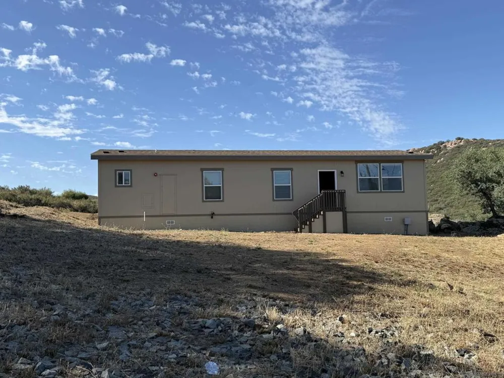 22815 Illahee Dr. Alpine, CA 91901