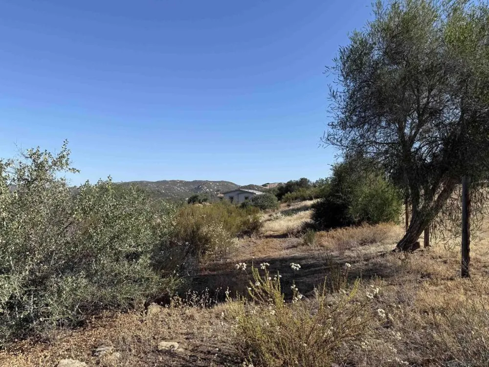 22815 Illahee Dr. Alpine, CA 91901