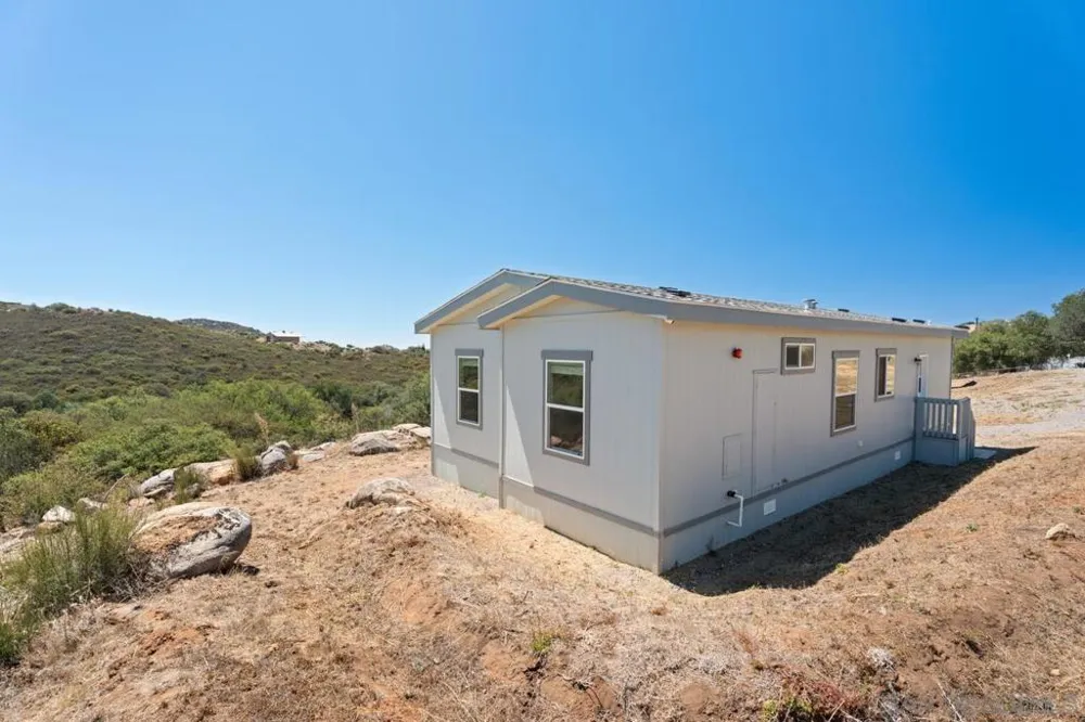22815 Illahee Dr. Alpine, CA 91901