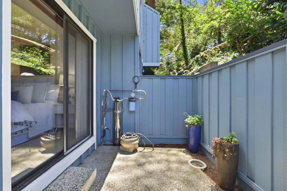 2052 Wharf Road Capitola, CA 95010