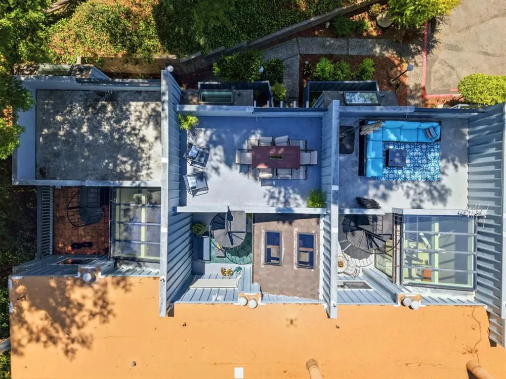 2052 Wharf Road Capitola, CA 95010