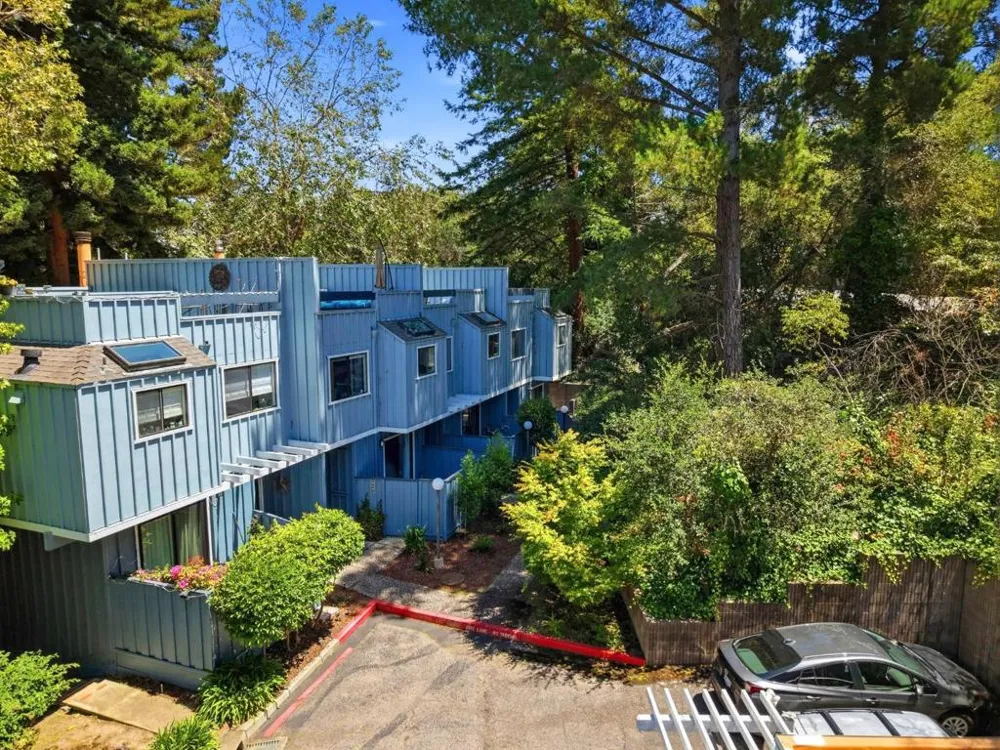 2052 Wharf Road Capitola, CA 95010